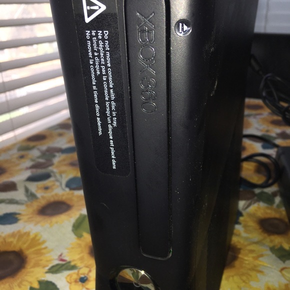 XBOX 360 - Picture 2 of 5